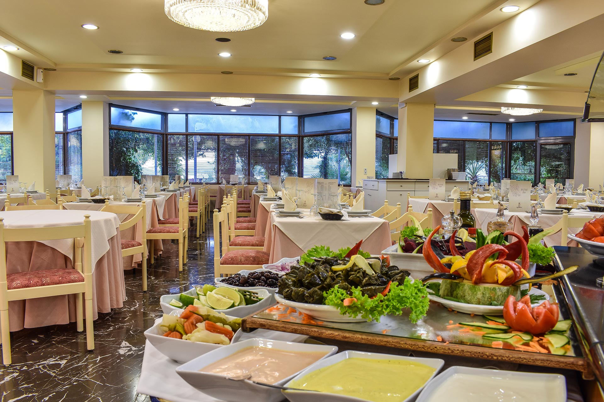 Hotel Mediterranee restaurant.jpg