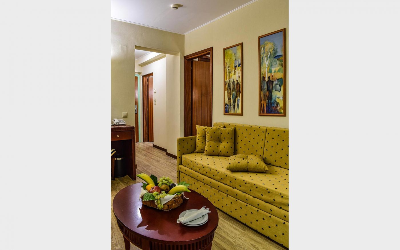 Hotel Mediterranee suite 1.jpg