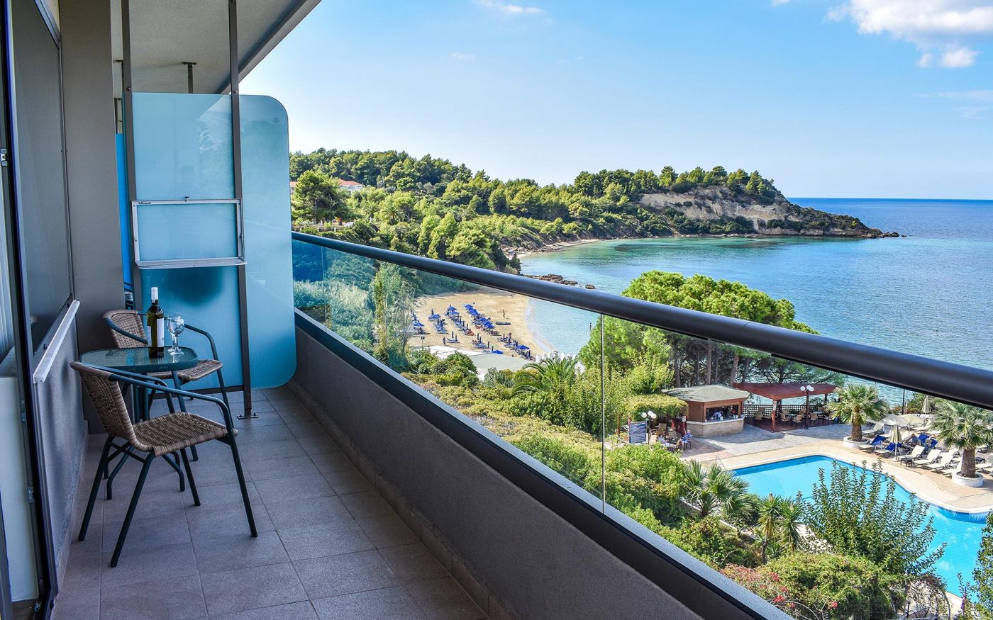 Hotel Mediterranee suite balcony.jpg