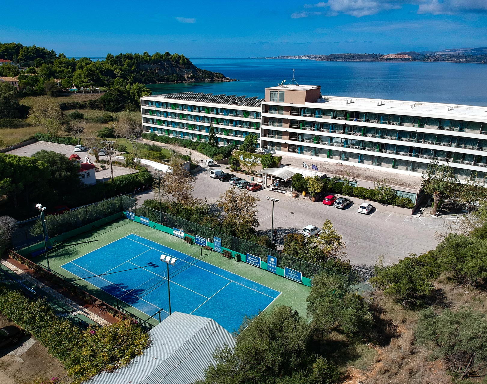 Hotel Mediterranee tennis court.jpg