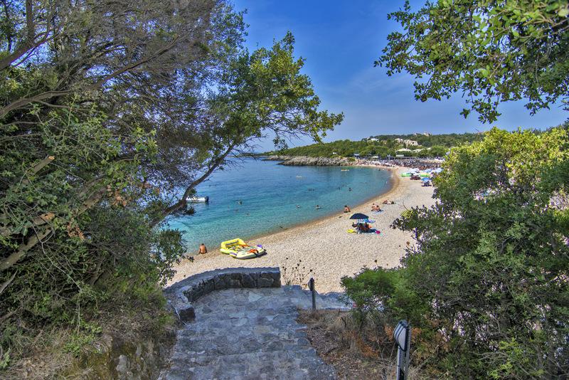 Mega Ammos hotel plaža.jpg