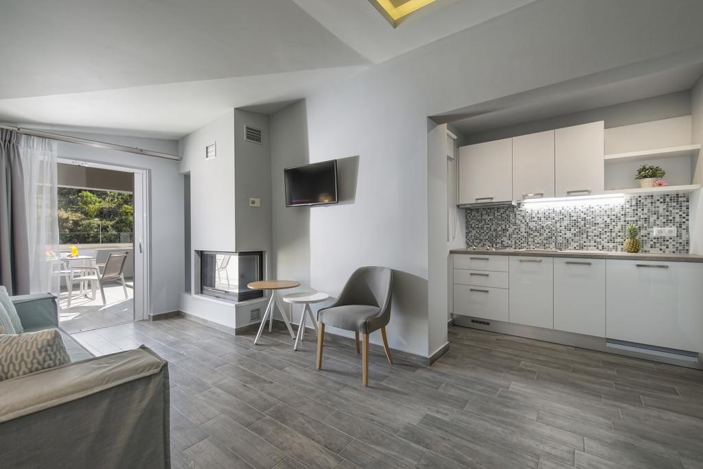 Hotel Albatros junior suite 1.jpg