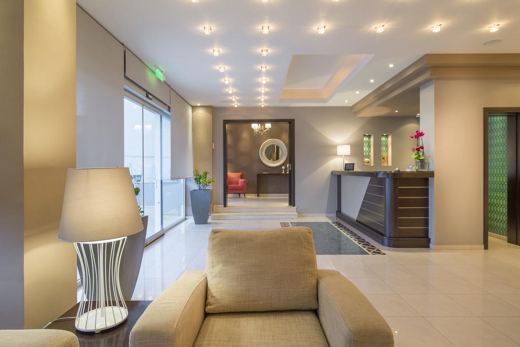 Hotel Albatros lobby.jpg