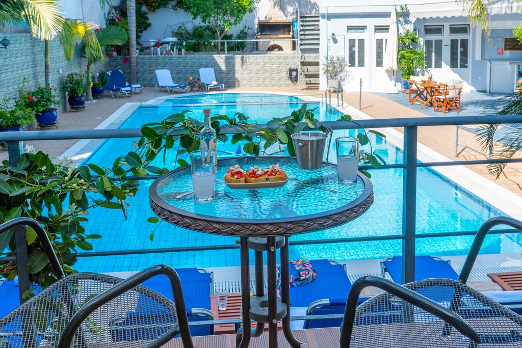 Hotel Mesogeios balcony.jpg