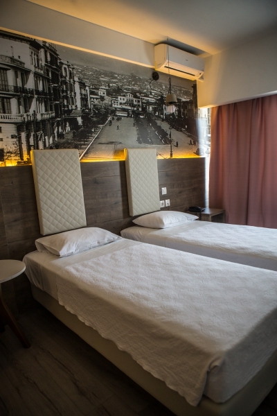 Hotel Metroplitan classic double room 4.jpg