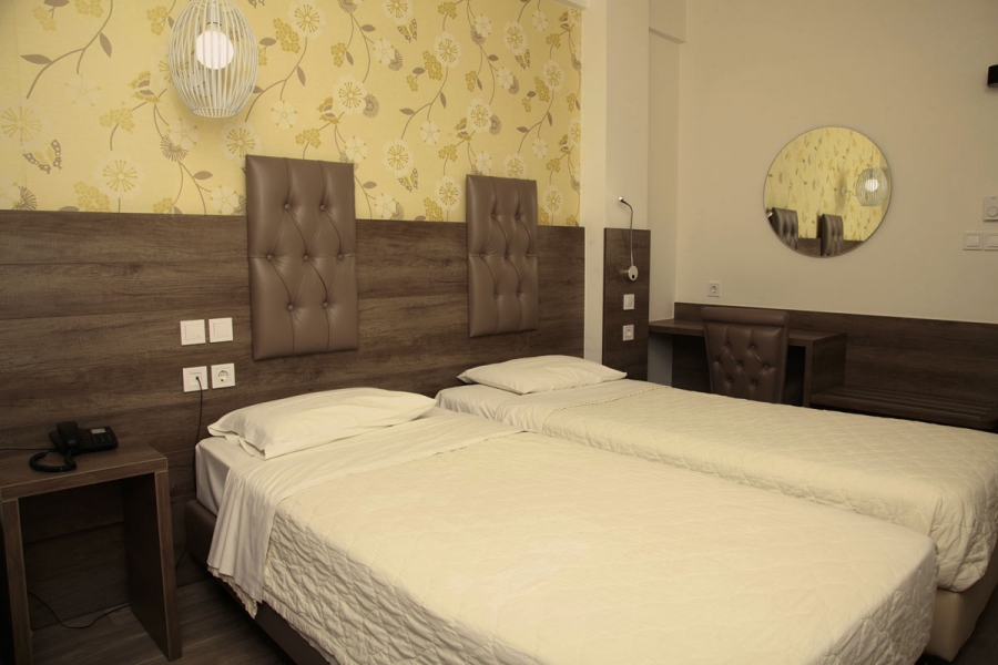 Hotel Metroplitan classic double room.jpg