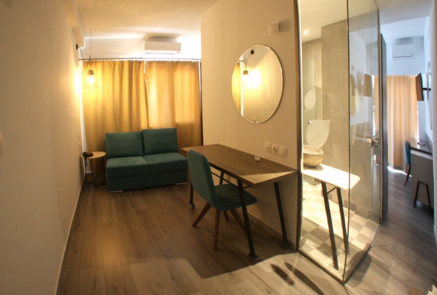 Hotel Metroplitan junior suite.jpg