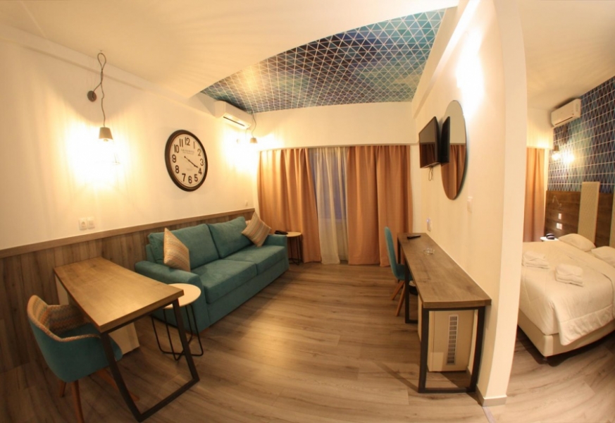 Hotel Metroplitan premium suite 1.jpg