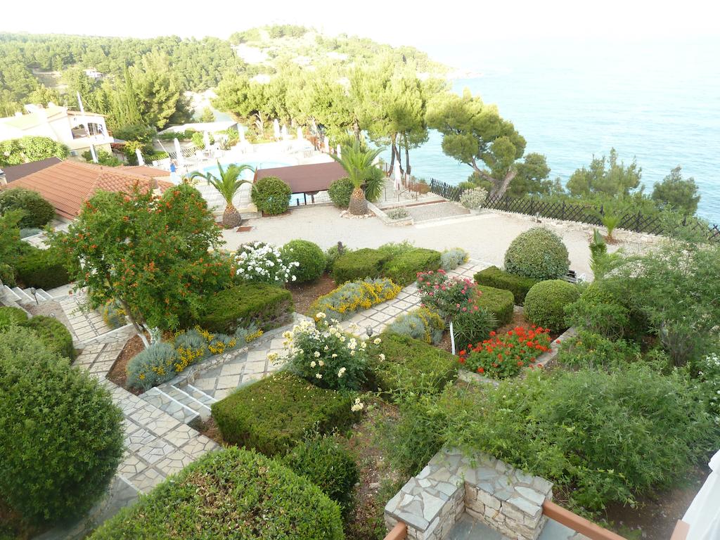Hotel Milia Bay garden.jpg