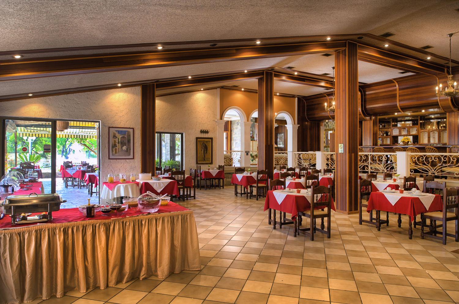 Hotel Molfetta Beach pansionski restoran.jpg
