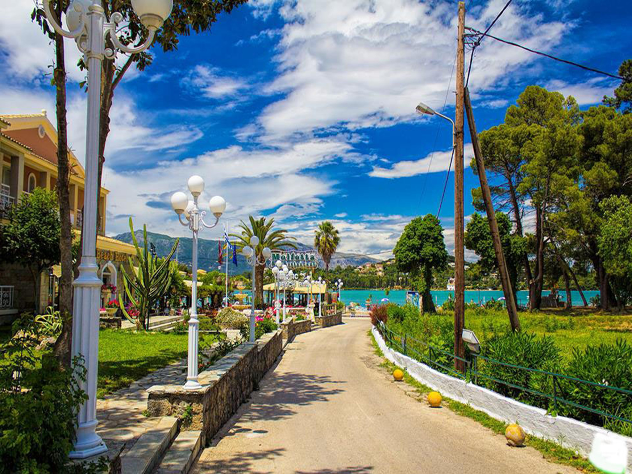 Hotel Molfetta Beach put do plaže .jpg
