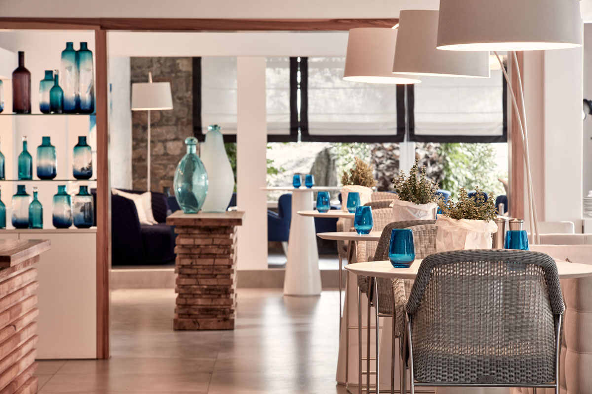Hotel Myconian Ambassador bar.jpg