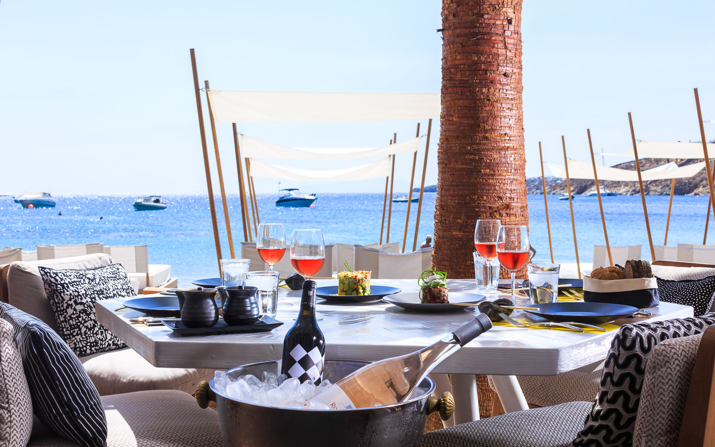 Hotel Mykonos Ammos restaurant.jpg