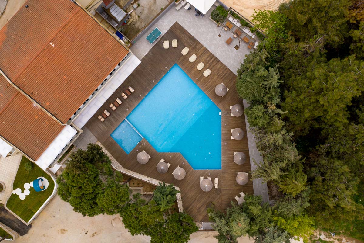 Hotel Zoe bazen.jpg