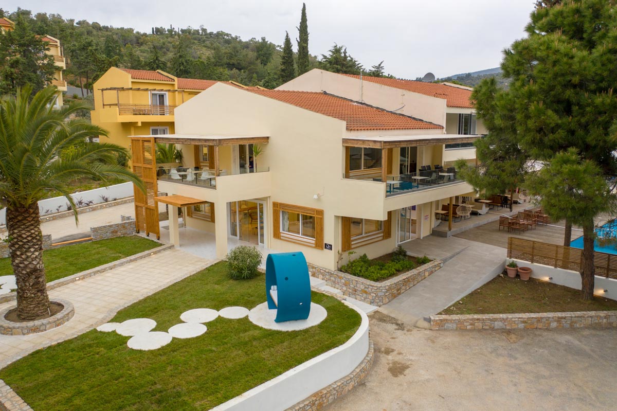 Hotel Zoe zgrada.jpg