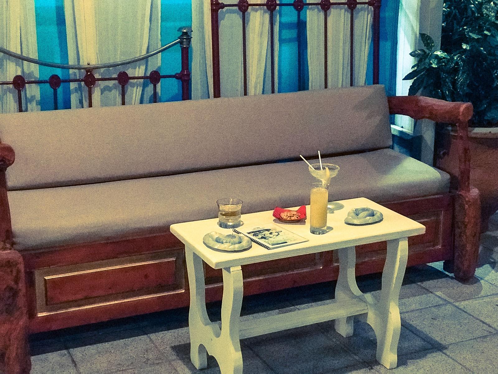 Hotel Zefiros bar 2.jpg
