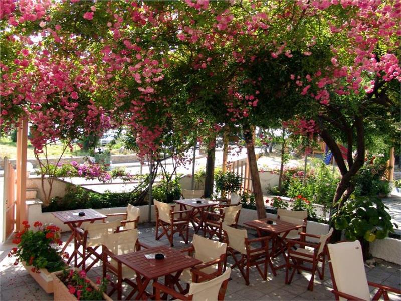 Hotel Zefiros basta.jpg