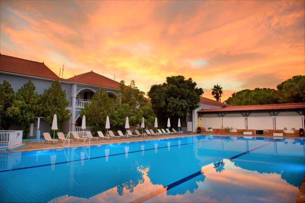 Zante Royal Resort bazen i zgrada 2.jpg