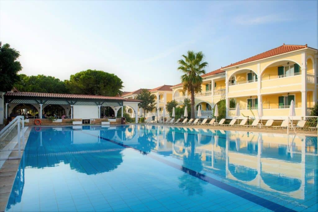 Zante Royal Resort bazen i zgrada.jpg