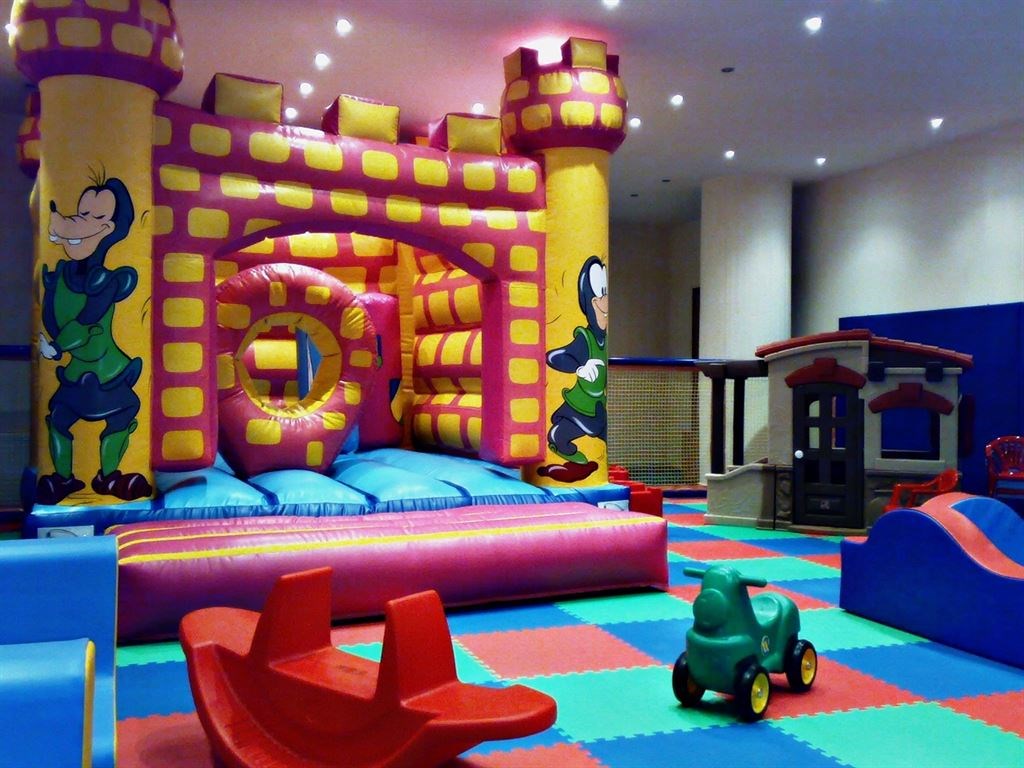 Hotel Alexander hotel Beach _ Spa playroom.jpeg