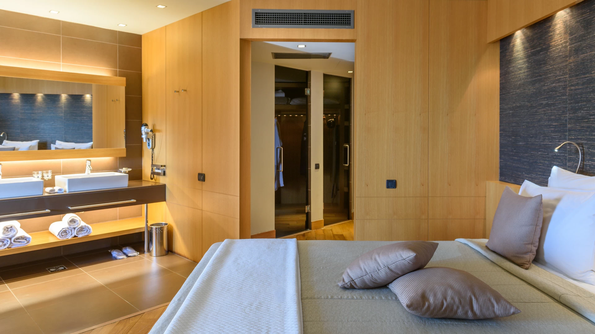 Hotel Alexander hotel Beach _ Spa presidenttial suite 1.jpg