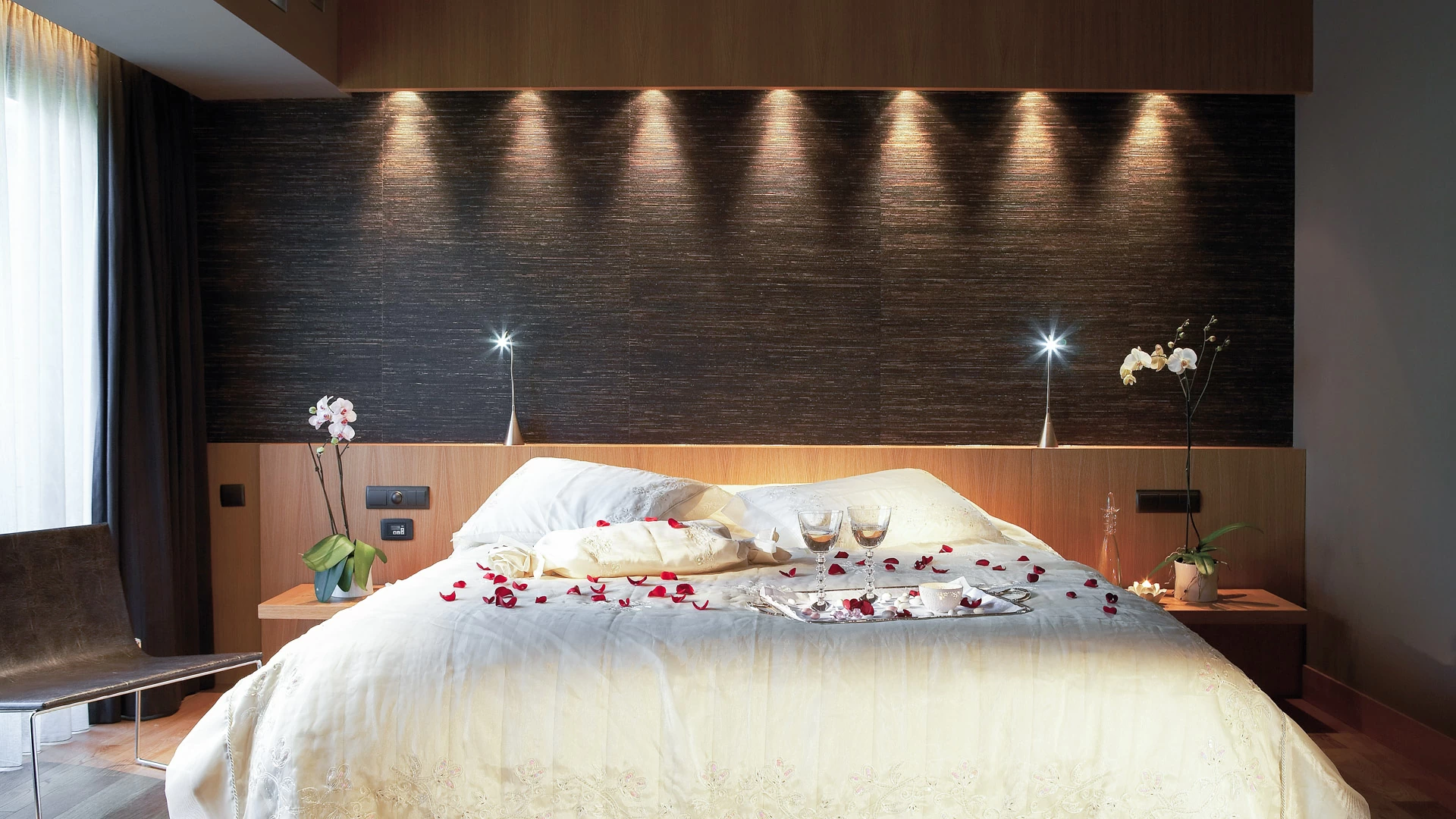 Hotel Alexander hotel Beach _ Spa wedding suite.jpg