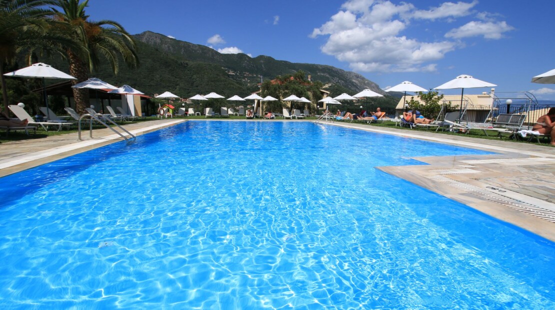 Hotel Yannis bazen.jpg