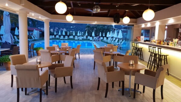 Hotel Yannis restoran 2.jpg