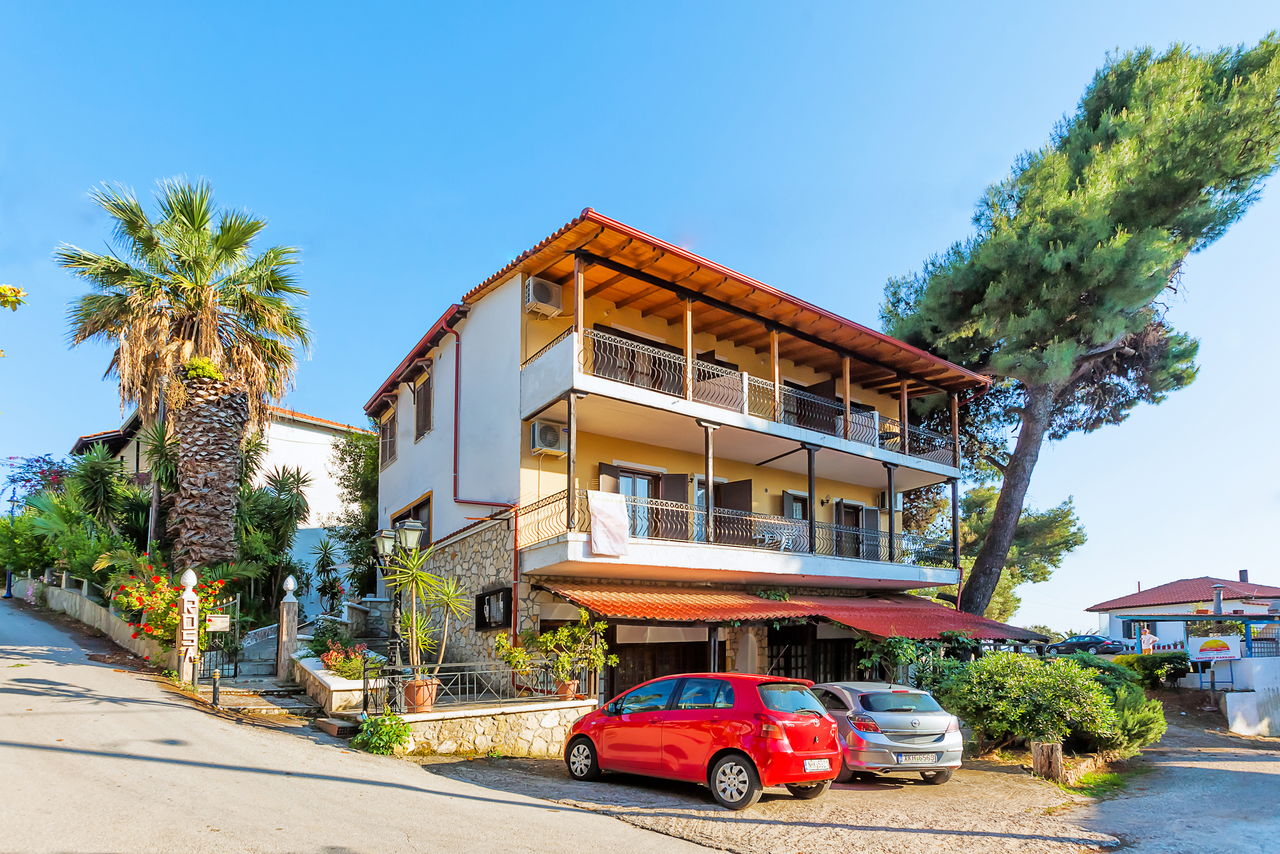 Xenios Karnagio Apartments.jpg