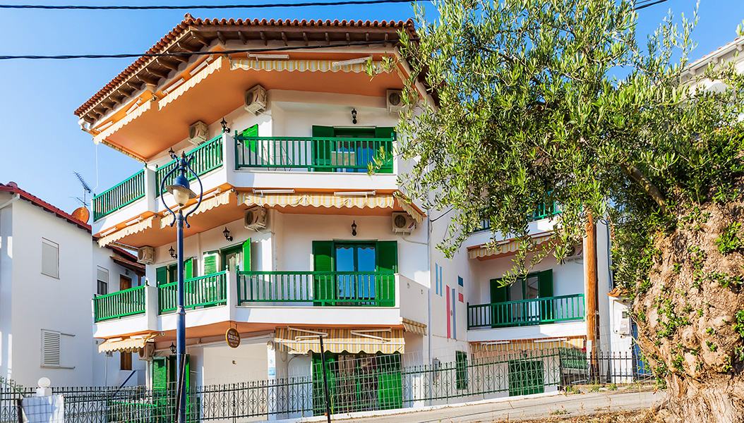 Xenios Loutra Village zgrada 3.jpg
