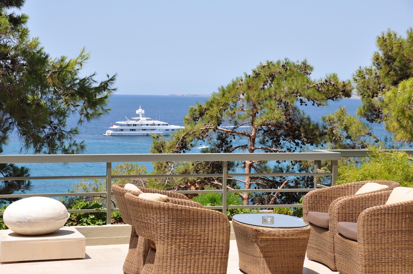 Hotel White Rocks basta 1.jpg
