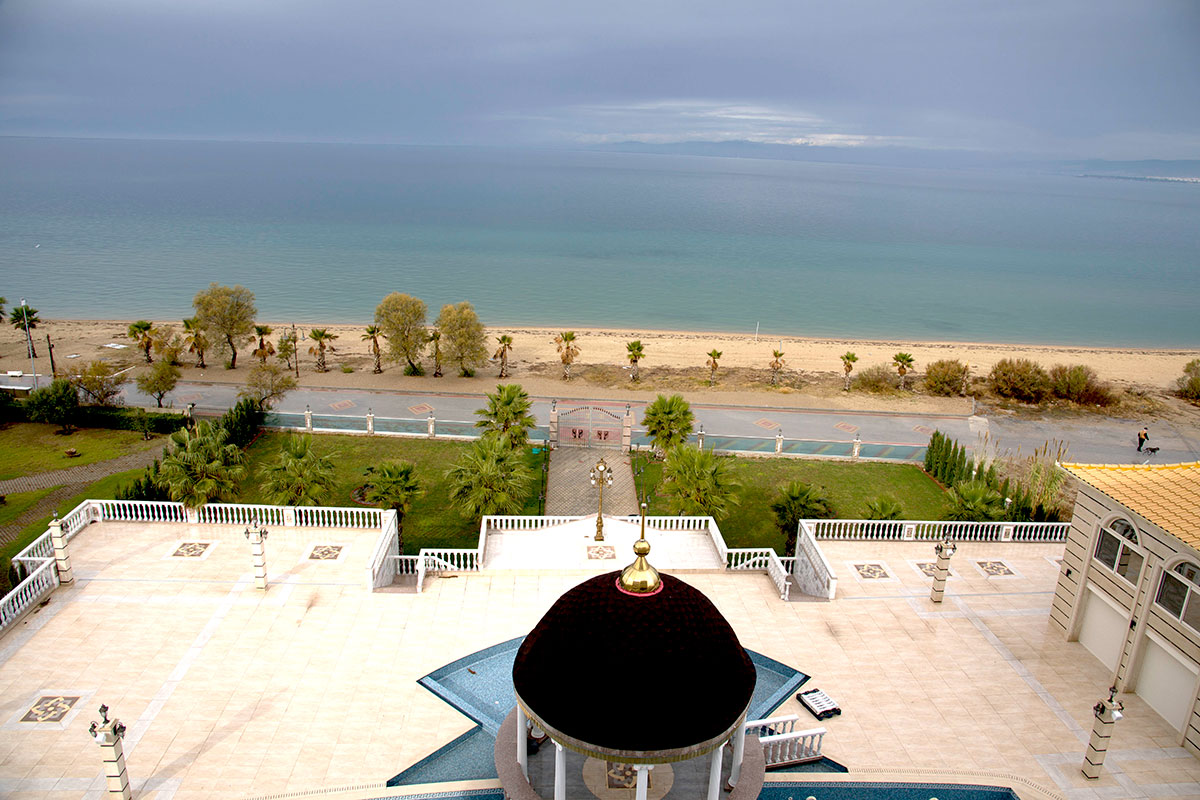 Wellness Santa Hotel pogled na plazu.jpg