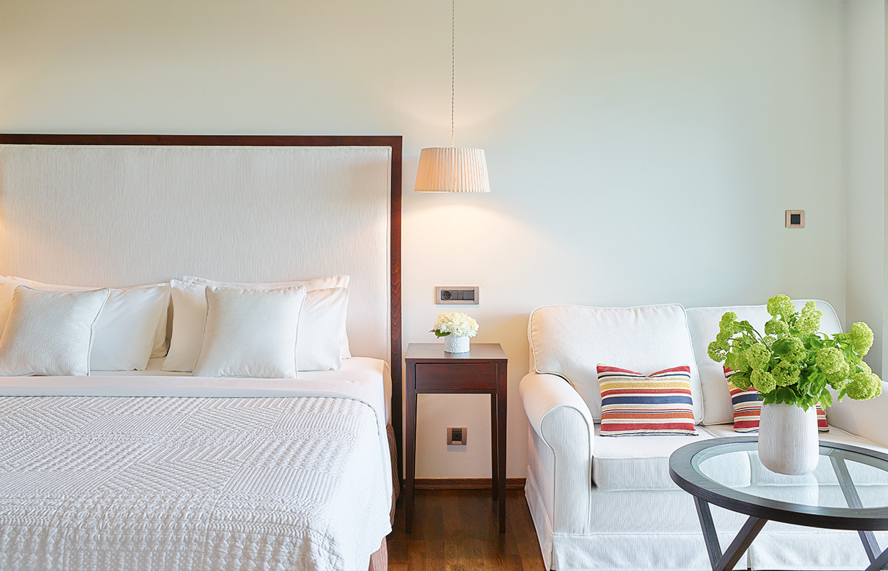 Vouliagmeni Suites junior suite sea view 1.jpg