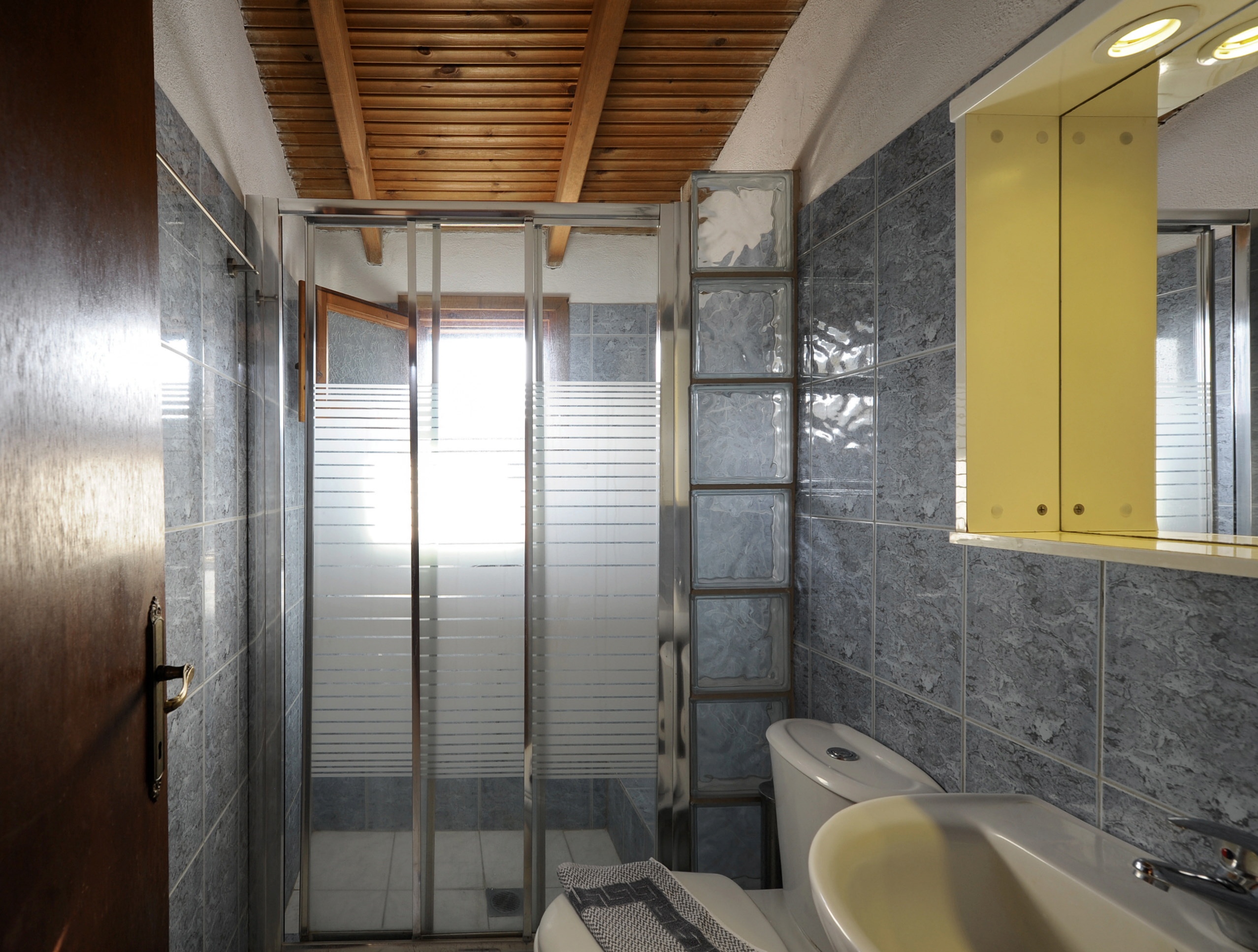 Villa Vasiliadi loft kupatilo.jpg