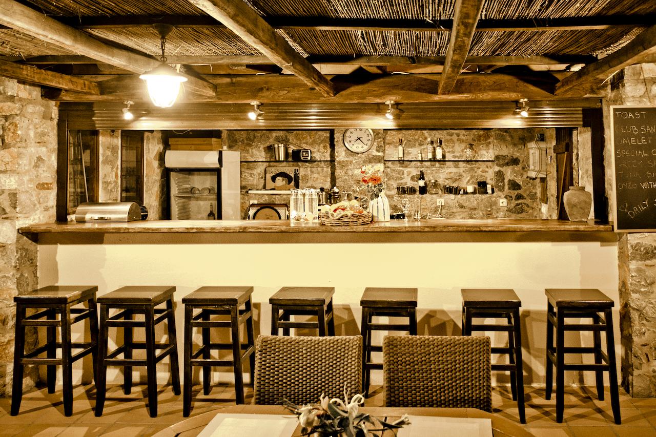 Hotel Vigles Sea View bar 1.jpg