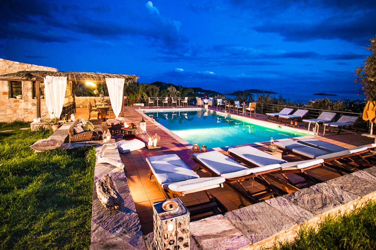 Hotel Vigles Sea View bazen 2.jpg