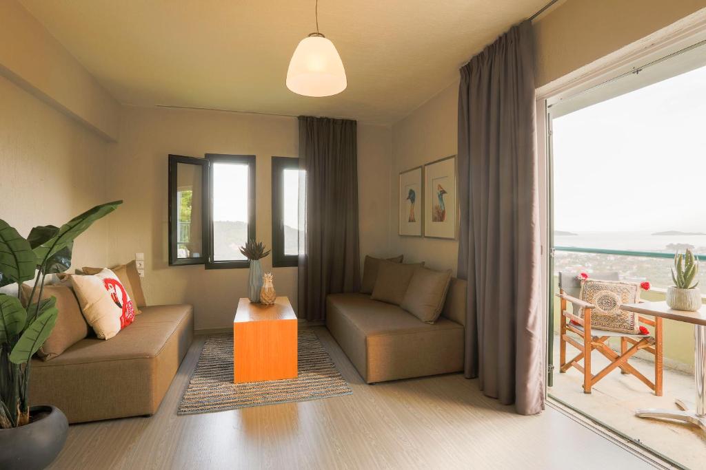 Hotel Vigles Sea View suite sofe.jpg