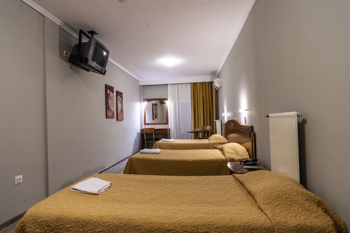 Hotel Vergina trokrevetna soba.jpg