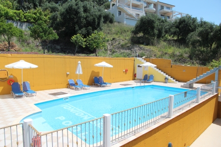 Hotel Valtos Ionian bazen 1.jpg