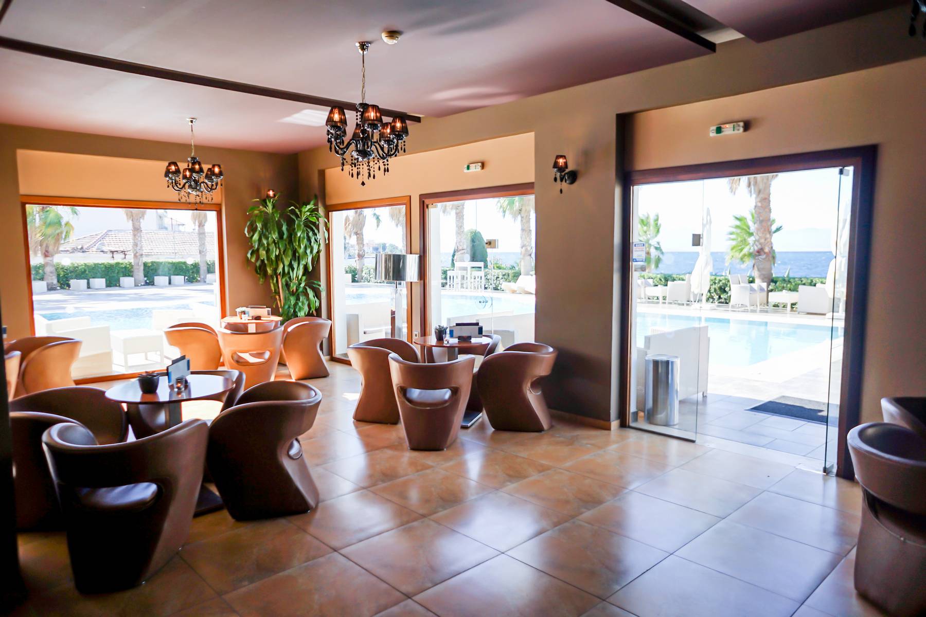 Hotel Valis Resort-Bar na bazenu.jpg
