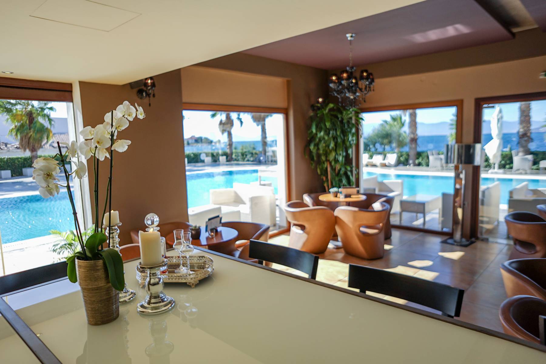 Valis Resort Hotel-Bar na bazenu.jpg