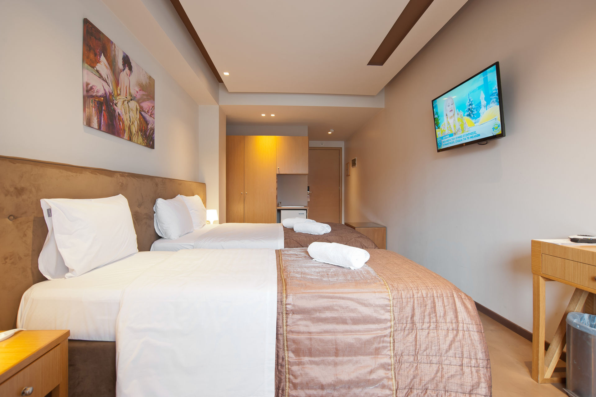 Trokadero Beach Hotel porodicna soba.jpg