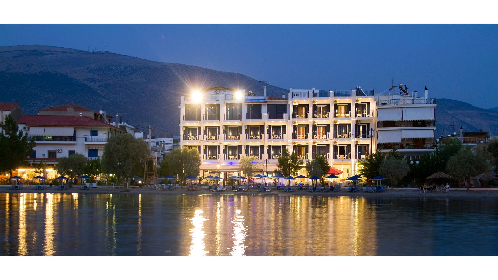 Trokadero Beach Hotel zgrada 1.jpg