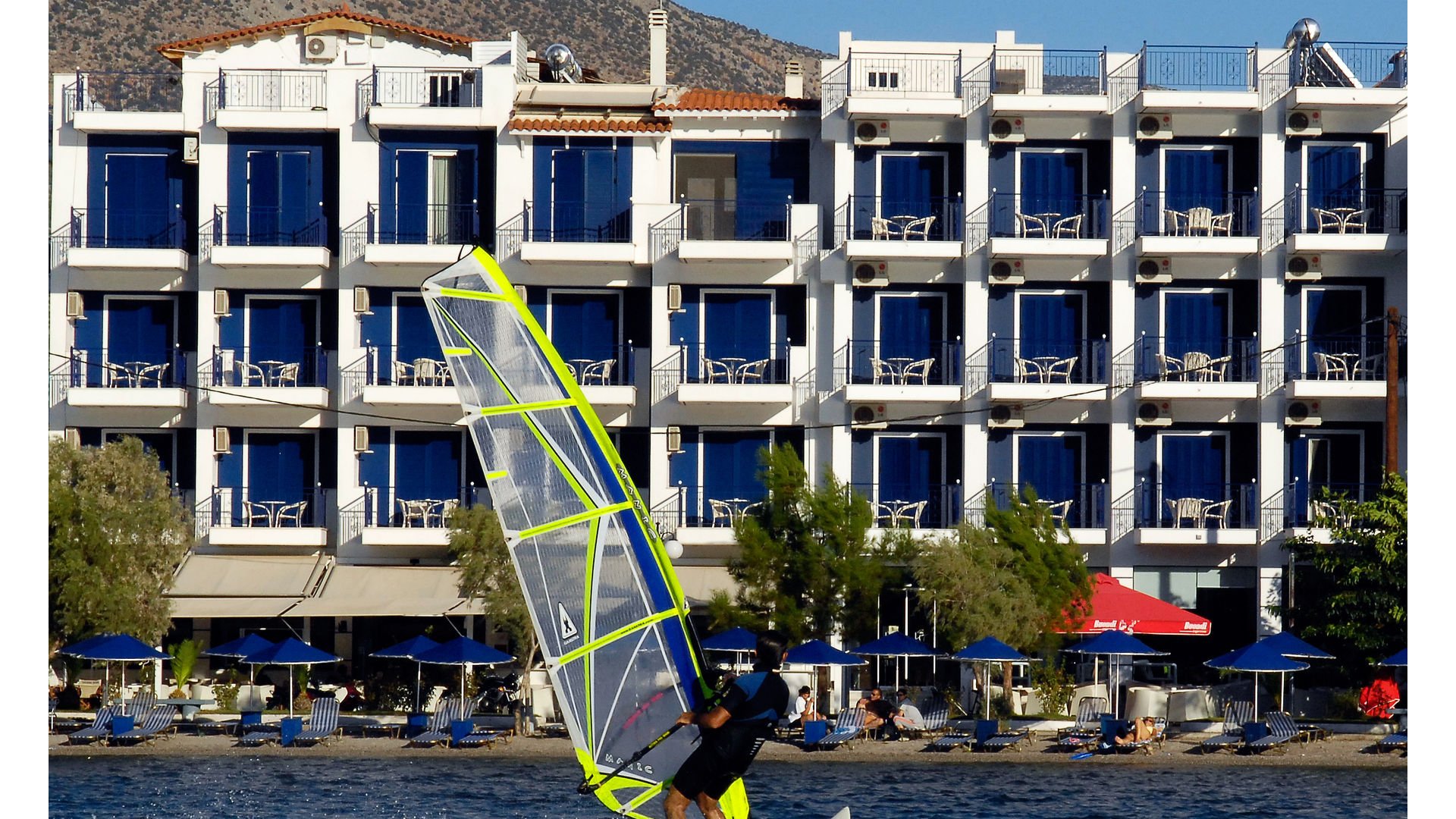 Trokadero Beach Hotel zgrada.jpg