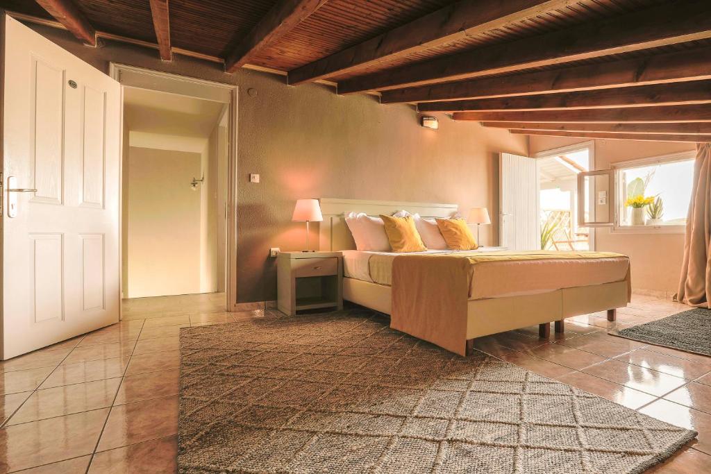 Tomato Beach Hotel loft soba 2.jpg