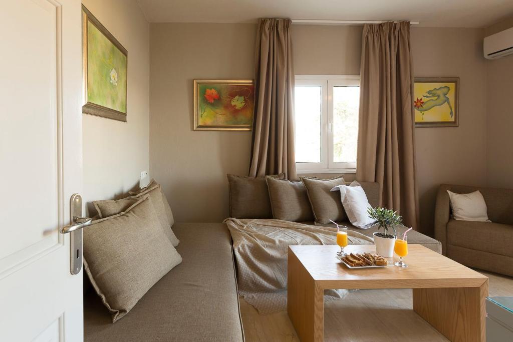 Tomato Beach Hotel suite garden view 1.jpg