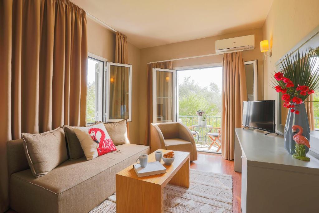 Tomato Beach Hotel suite garden view 3.jpg