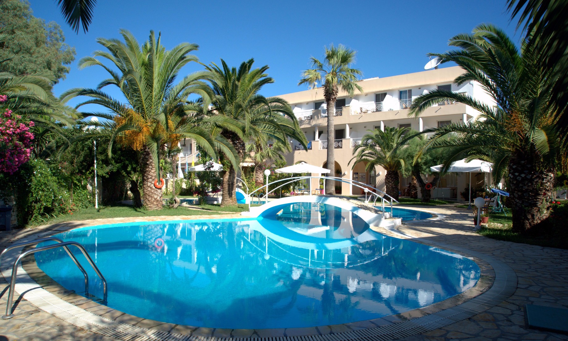 Three Stars Hotel bazen 1.jpg