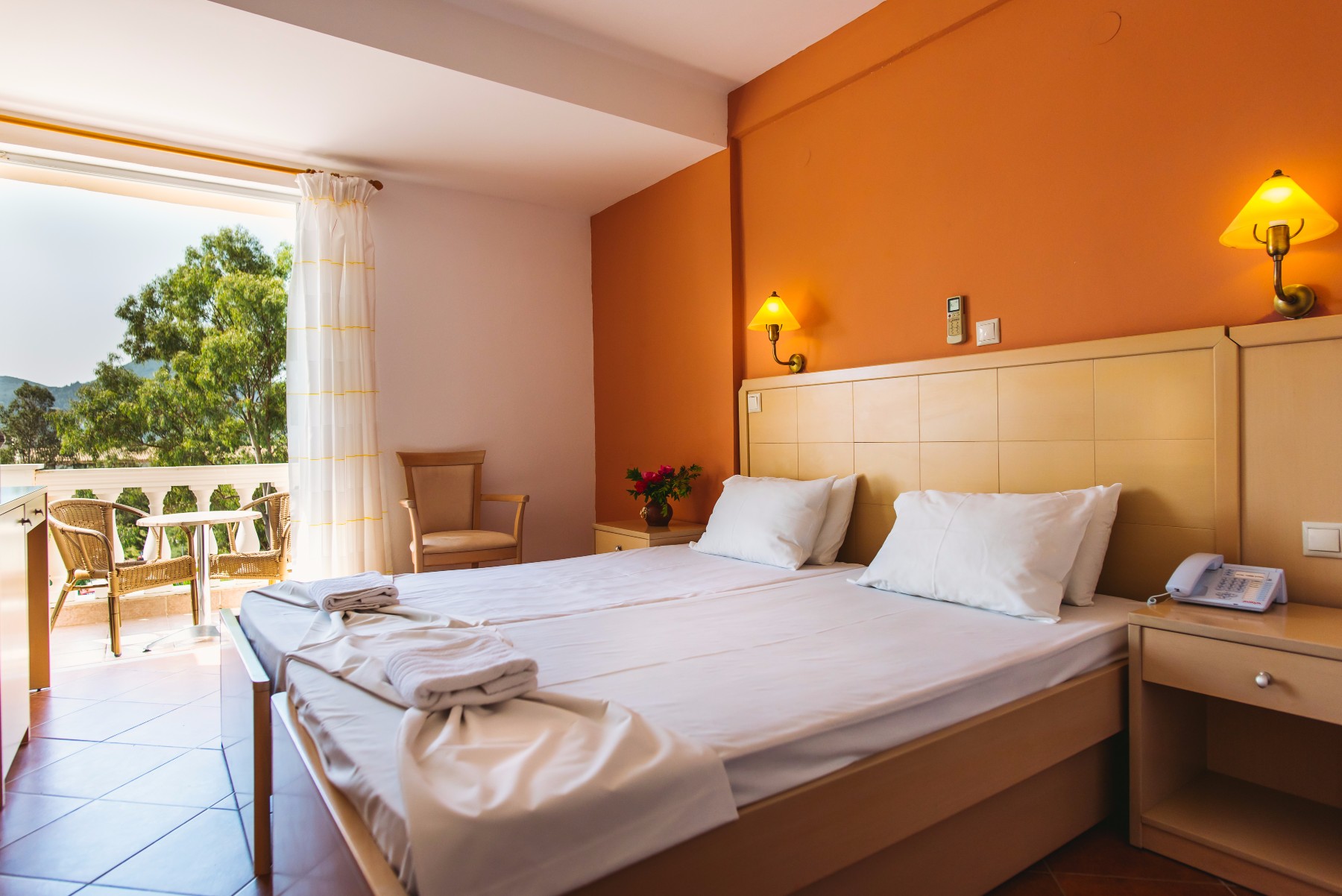 Three Stars Hotel soba 1.jpg