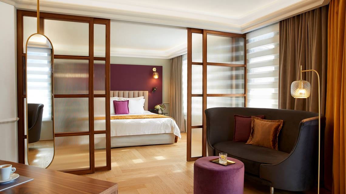 The Excelsior penthouse-suite.jpg